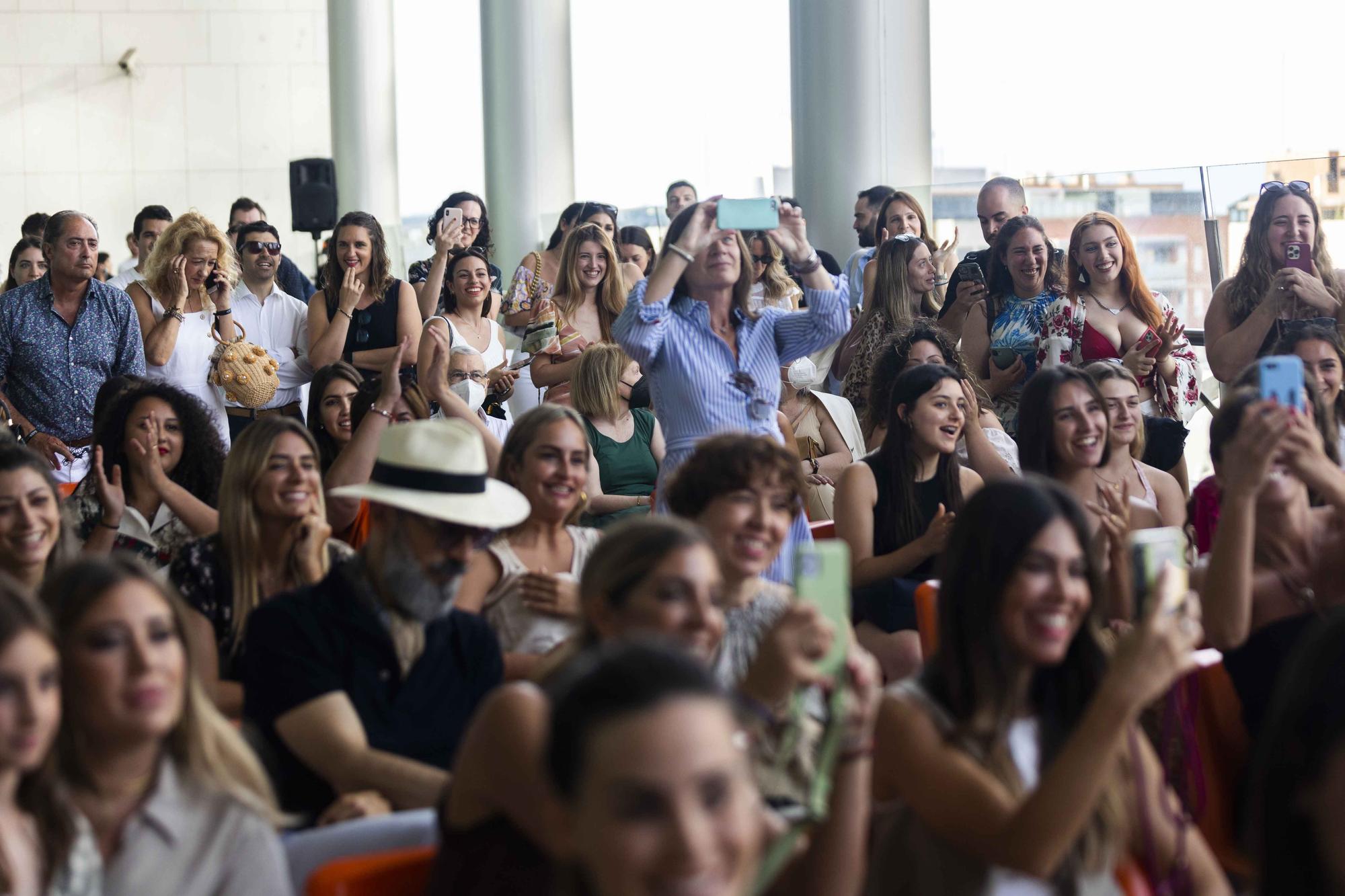 Miguel Ángel Silvestre triunfa en la presentación de Mar de Sons en València