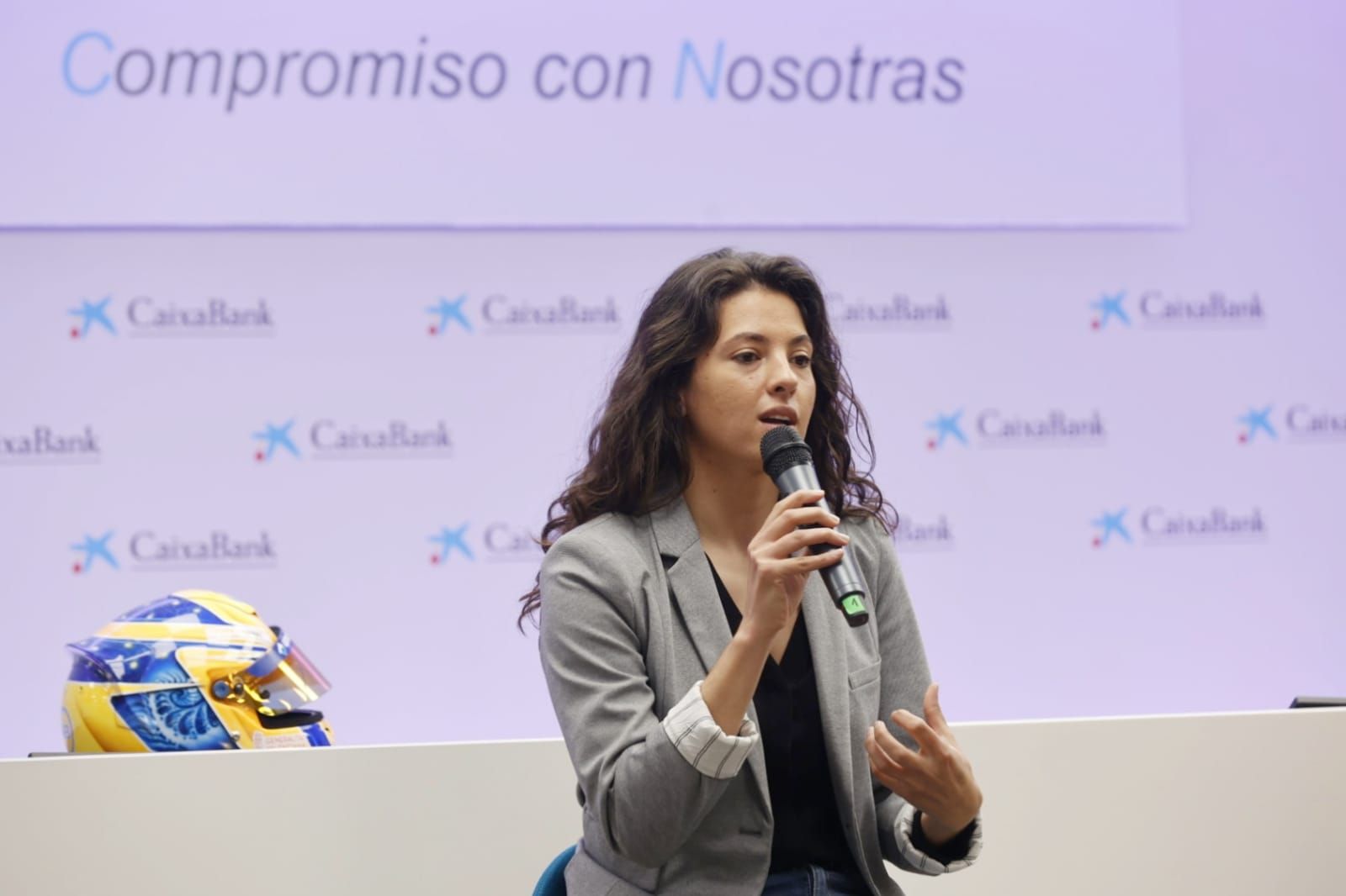 Caixabank se suma al 8M con el acto "Compromiso con nosotras"