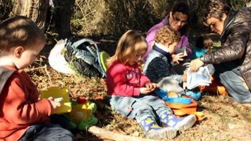 Una escola de Rubió trasllada les aules al mig del bosc