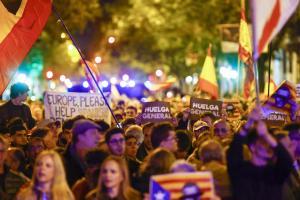 Undécima noche de protestas en Ferraz este lunes con la cifra más baja de asistencia hasta la fecha