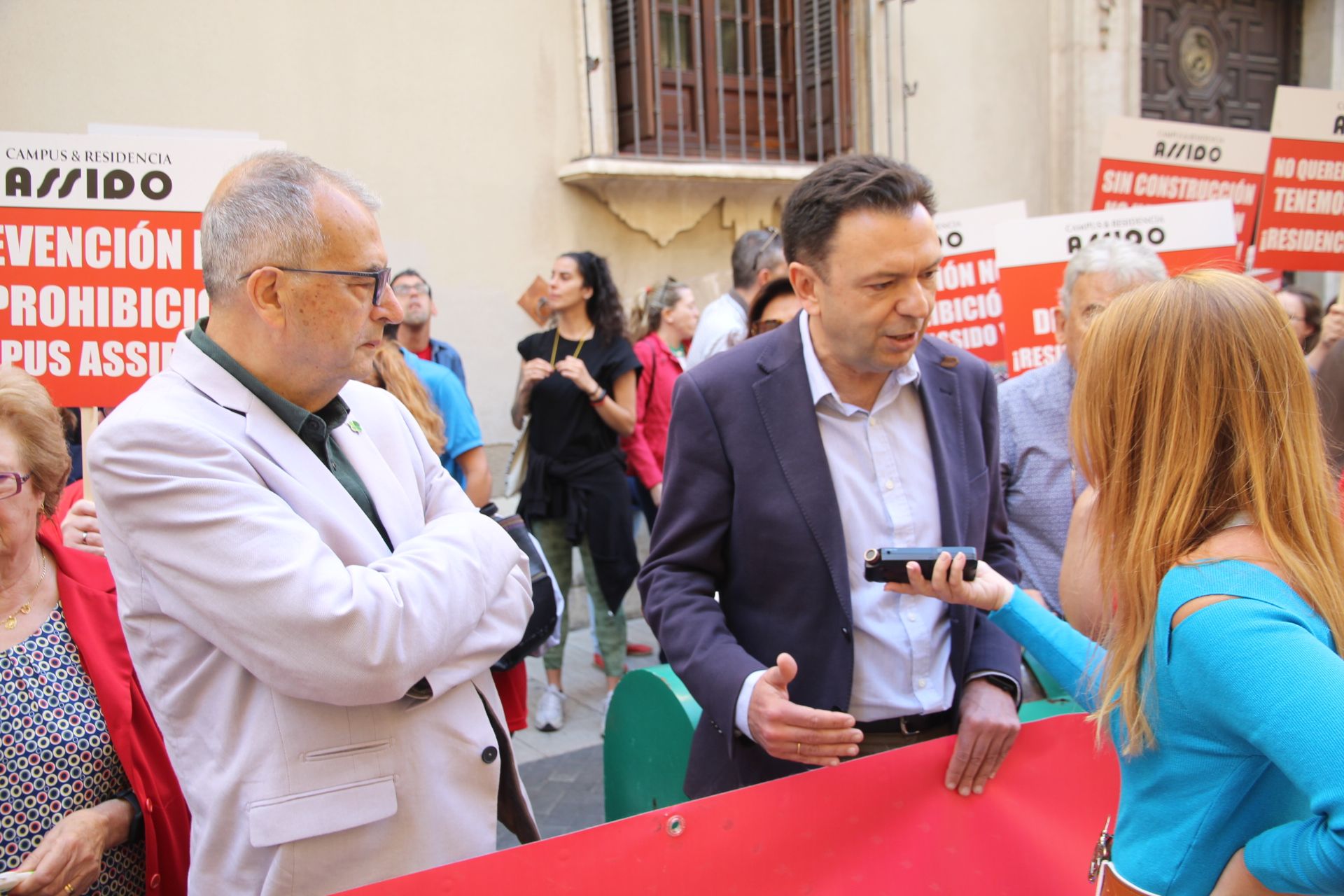 Concentración de Assido en Murcia ante la CHS