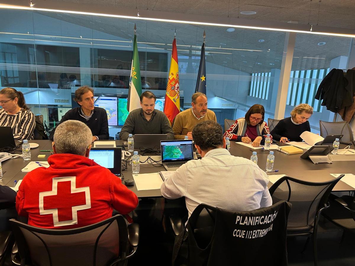 Reunión del Centro de Coordinación Operativa, este sábado, en Mérida.