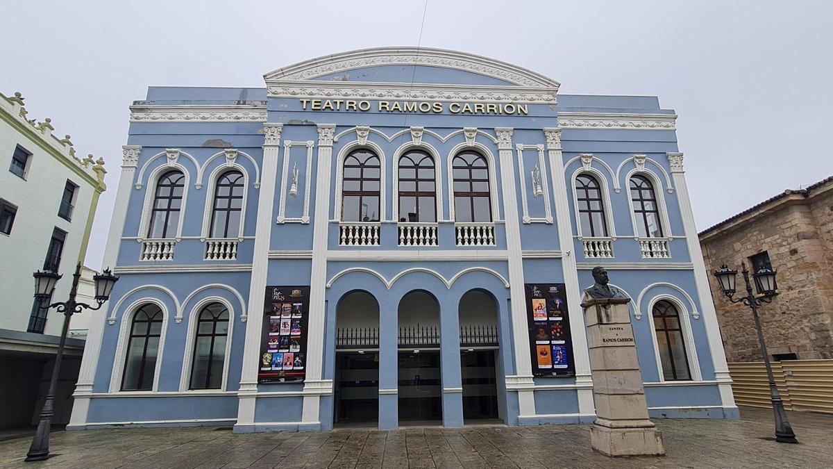 Fachada del Teatro Ramos Carrión.