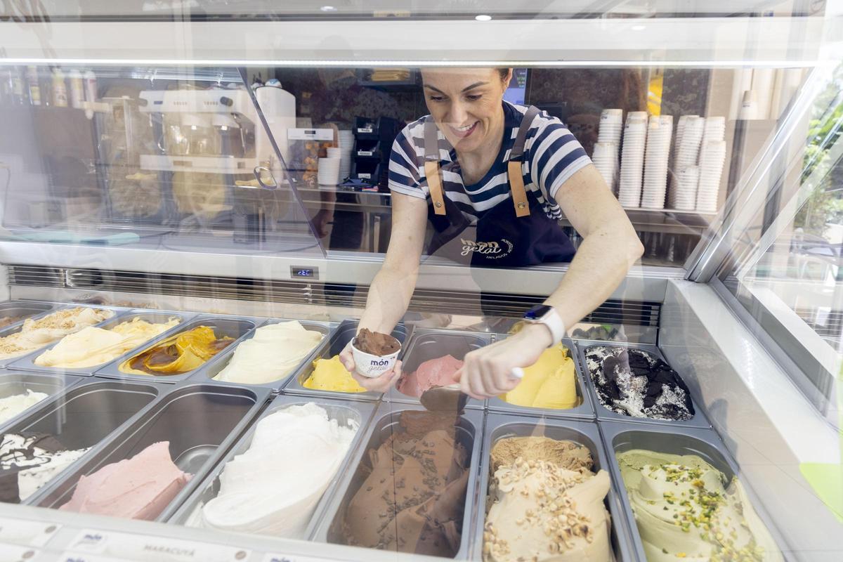 La heladería artesana Món Gelat de la playa de San Juan de Alicante