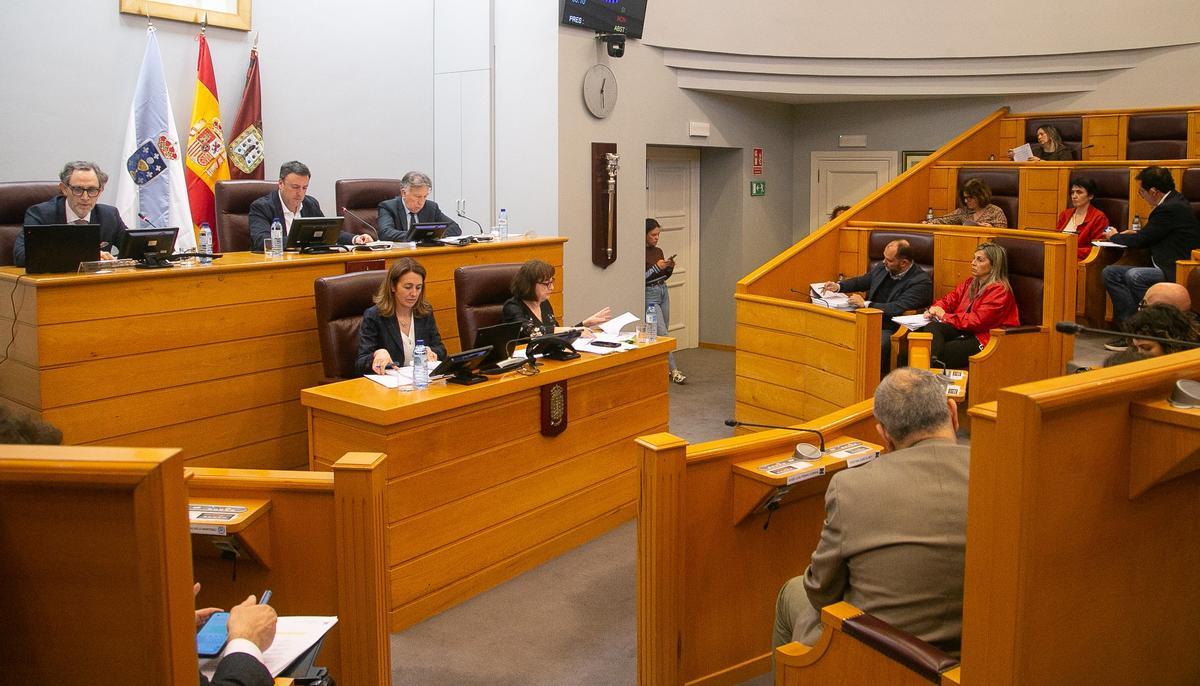 Un momento del pleno celebrado por la Diputación de A Coruña para aprobar el POS+Social