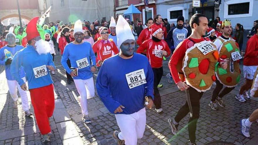 Más de 2.000 personas despiden el año corriendo en la San Silvestre Pacense