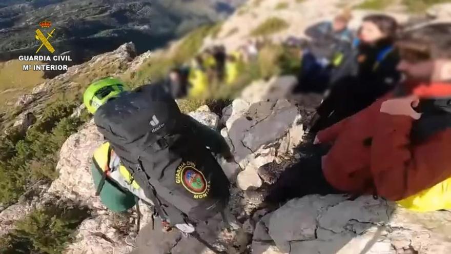 Rescate de 26 menores y tres adultos enriscados en el Puig Tomir