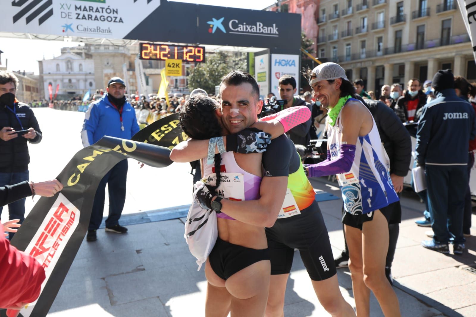 Fotos del maratón de Zaragoza 2022: Búscate en nuestras imágenes