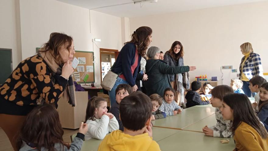 Italia busca reflejo en las aulas avilesinas