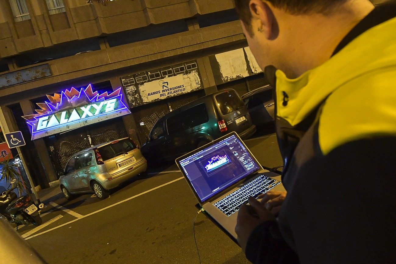 El Cine Galaxy 'vuelve a la vida' gracias a un 'video mapping' sobre la fachada