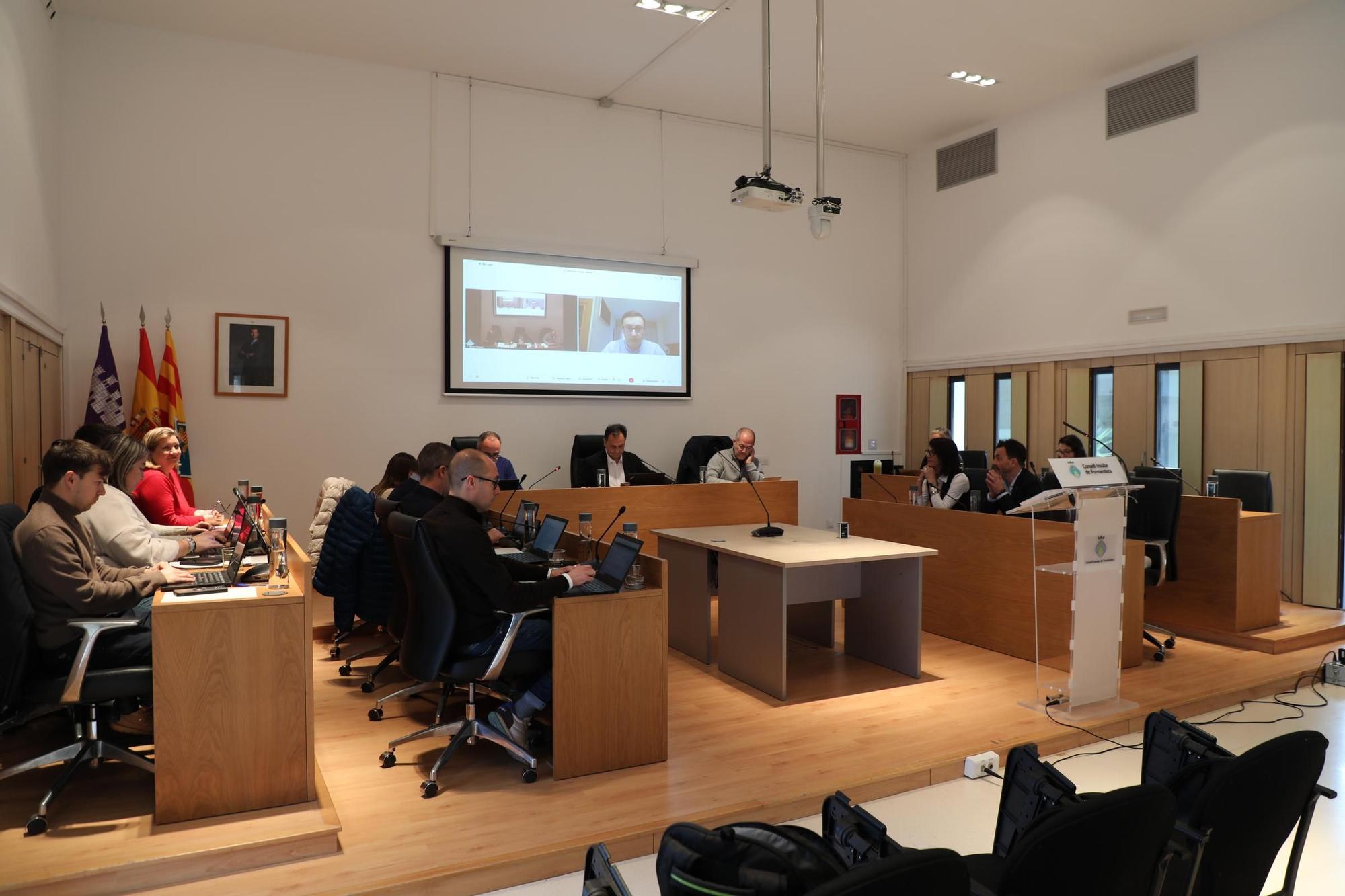 Galería: Pleno del Consell de Formentera con Córdoba