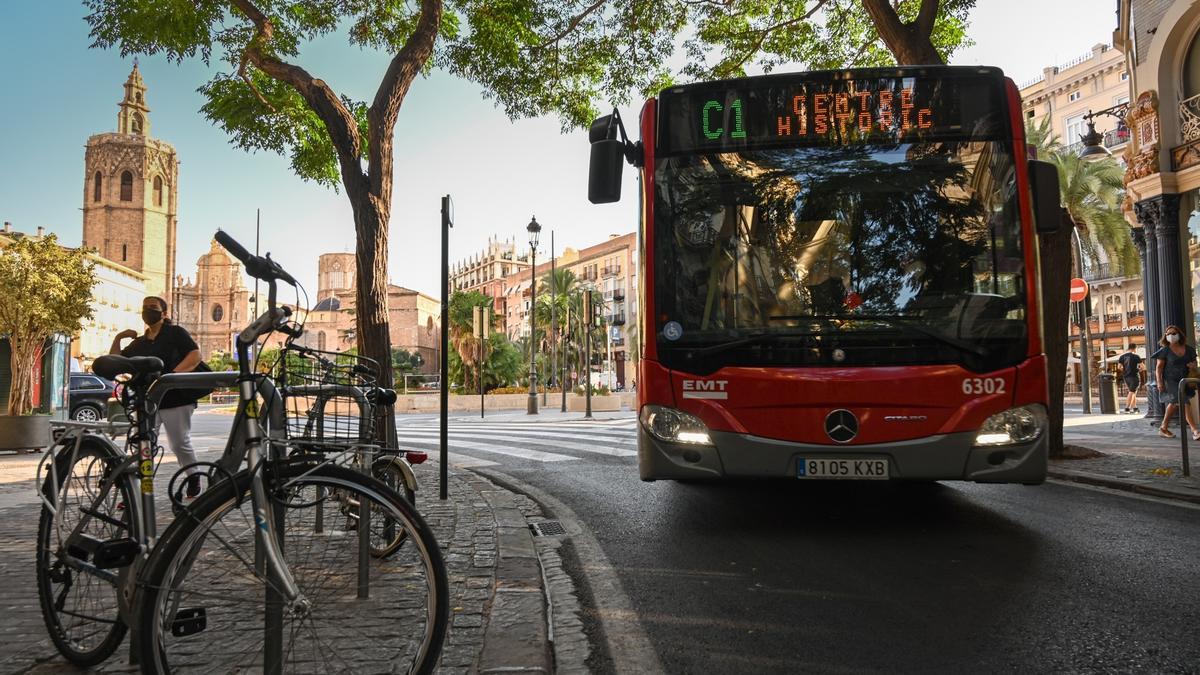 Cs exige que el Bono Oro de la EMT se extienda a las personas con una discapacidad igual o superior al 33%