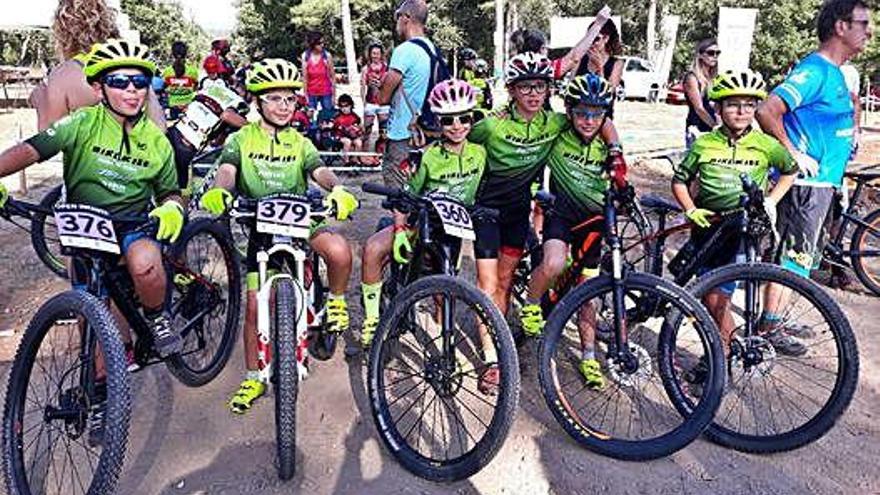 Joves integrants de l&#039;equip Bike Kids del Tomàs Bellès