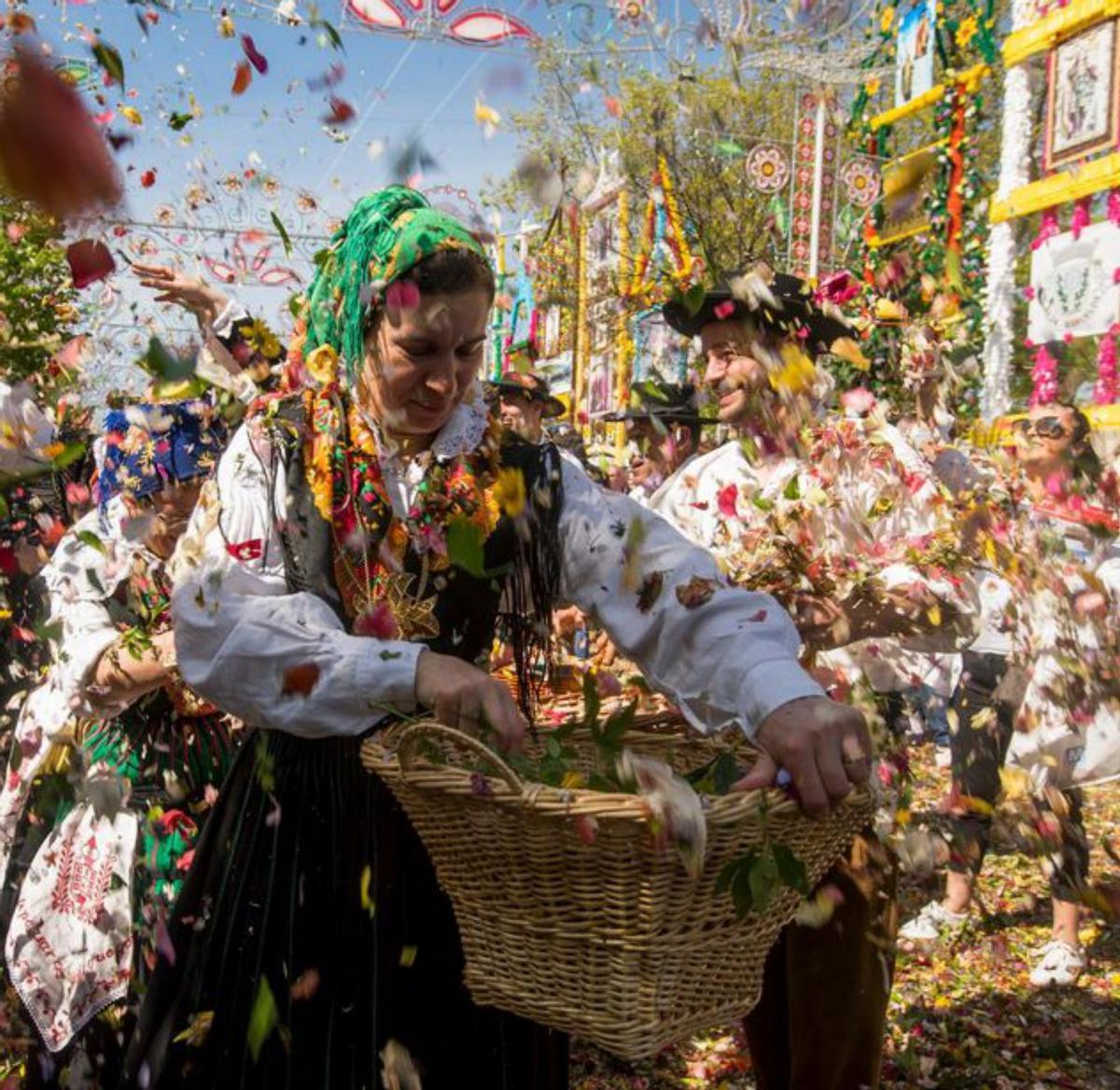 La gran Festa das Cruzes llena Barcelos de alegría y color