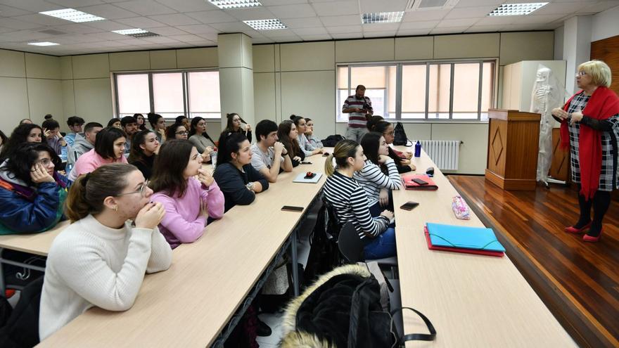 La puesta en marcha del máster de Enfermería en el campus avanza la facultad propia en Pontevedra