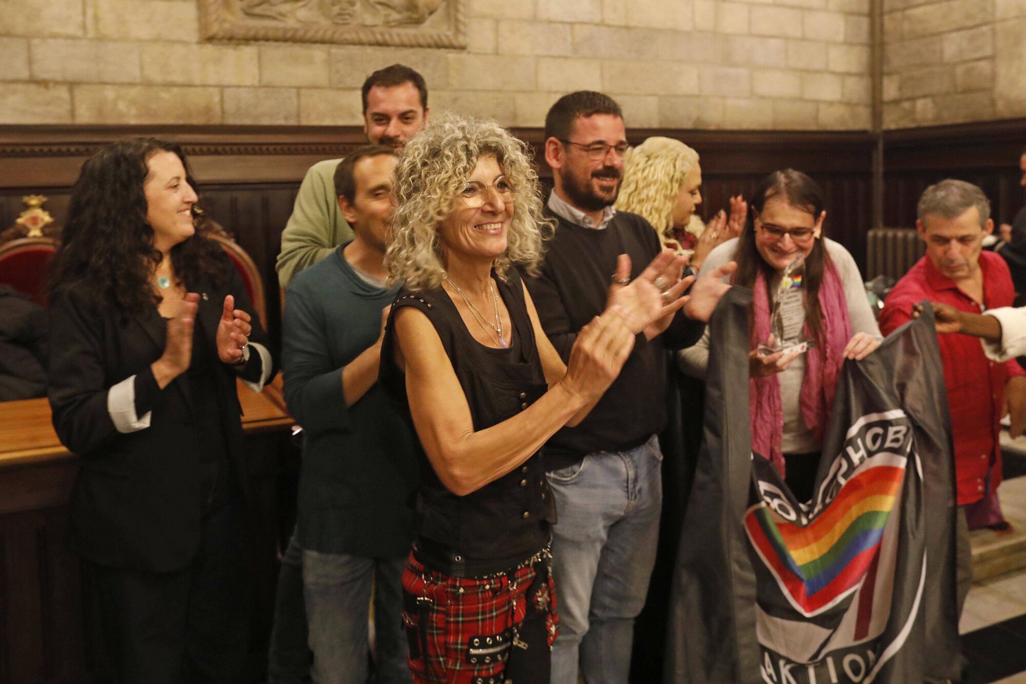 Girona. Ajuntament. Lliurament del premi Girona Orgullosa a Laia Cruañas Mateu. Lluc Salellas.