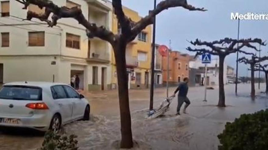 El agua por las calles de Castellón