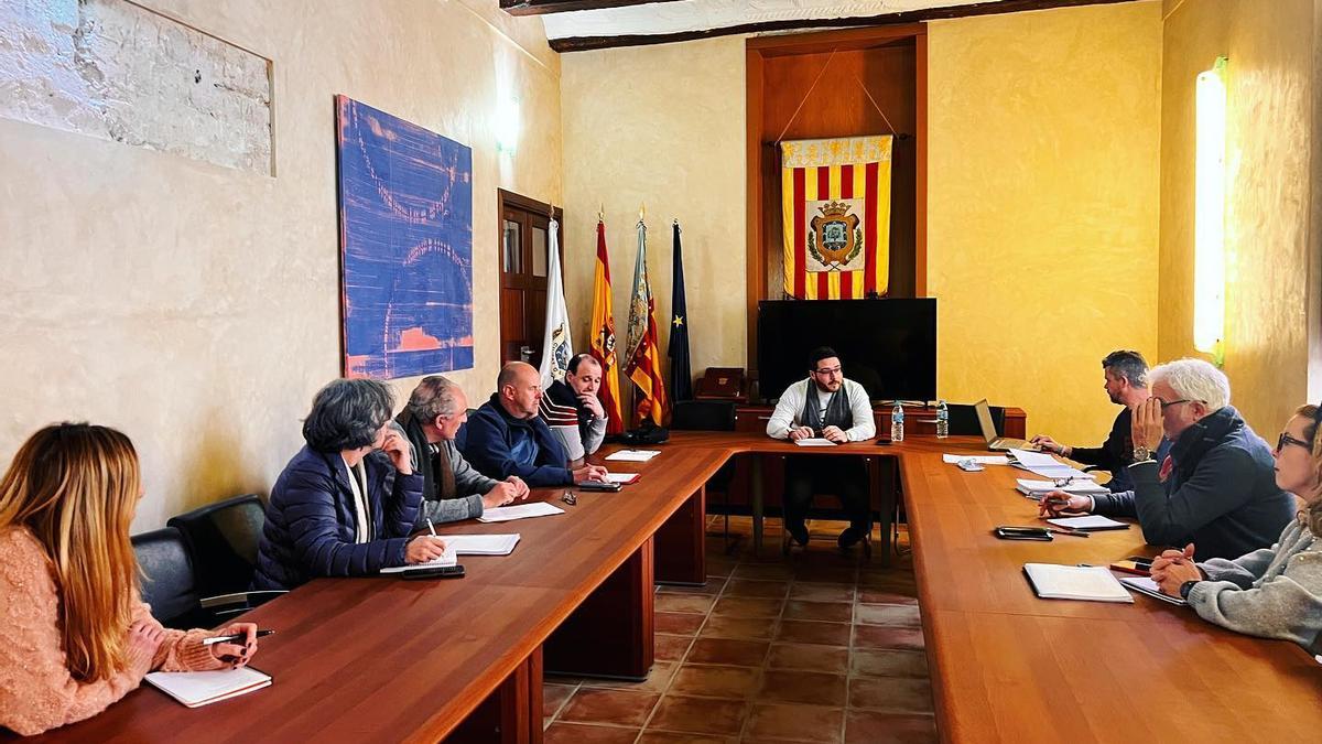 Asistentes a la primera reunión técnica de la comisión del futuro Museu MitMac.