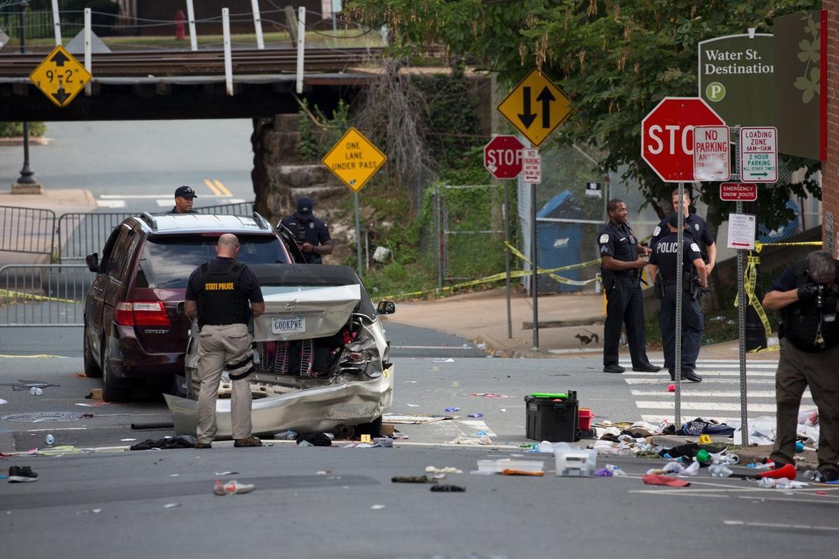 La violència racista esclata a Charlottesville (Virgínia), en imatges