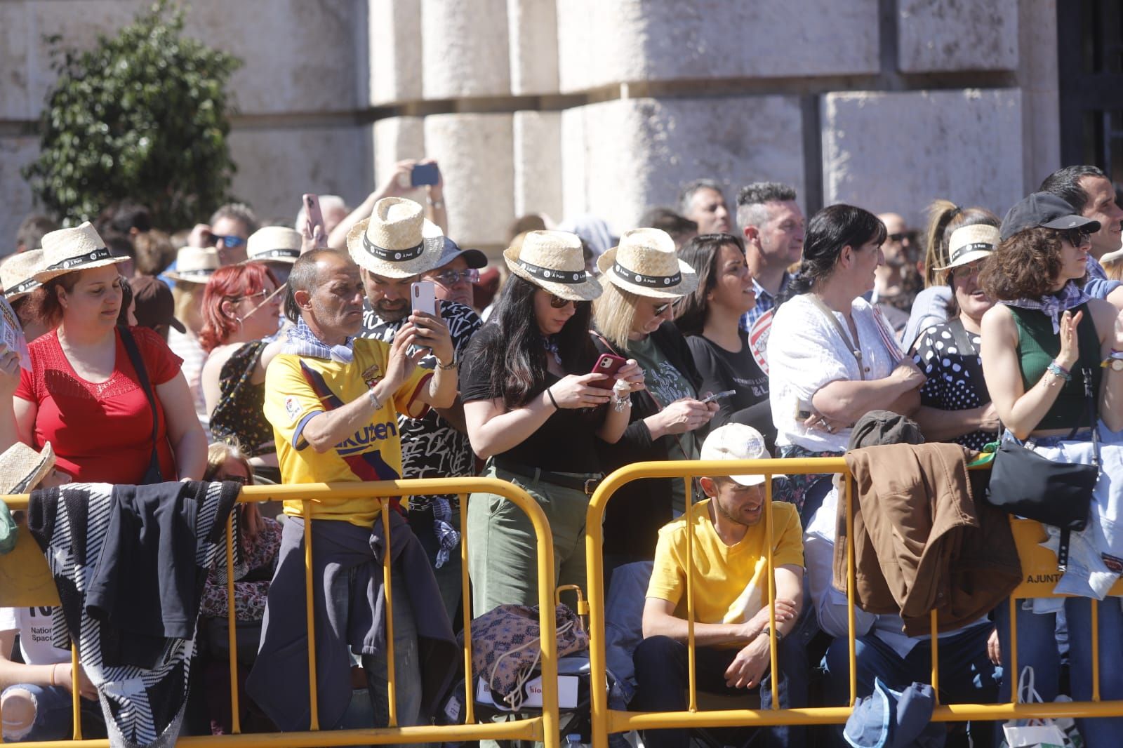 Búscate en la mascletà de hoy, domingo 19 de marzo