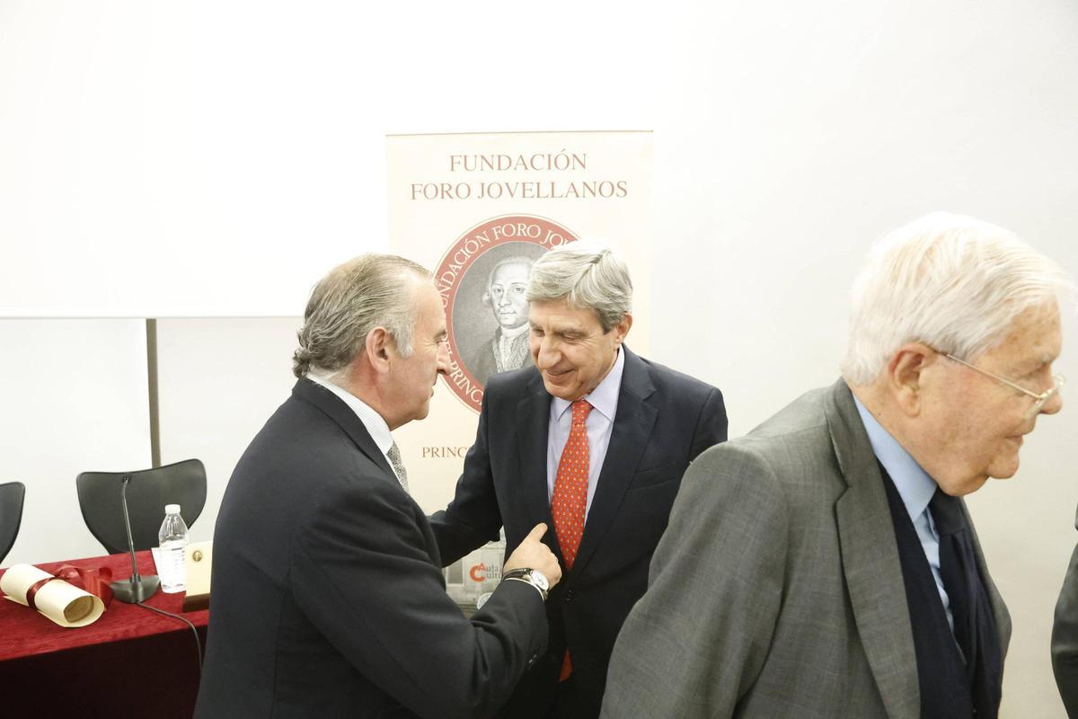 José Luis García Delgado, patrono de honor del Foro Jovellanos (en imágenes)