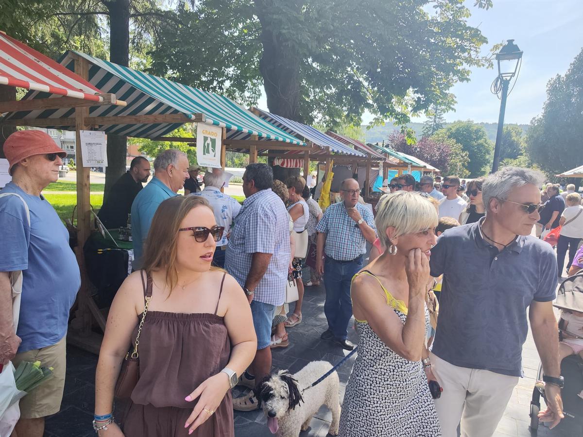El Mercadón de Primavera de Grado, en imágenes