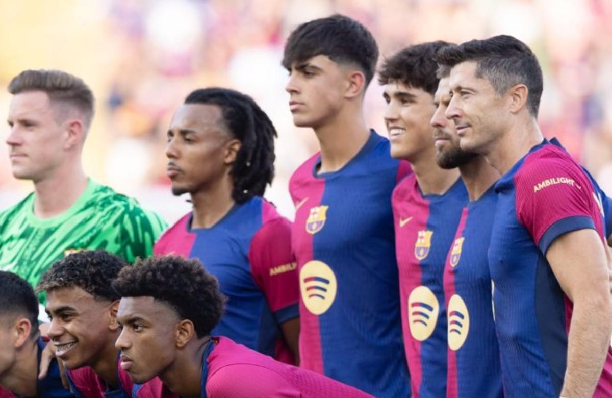 Cubarsí, Bernal y Lamine, tres titulares menores de edad