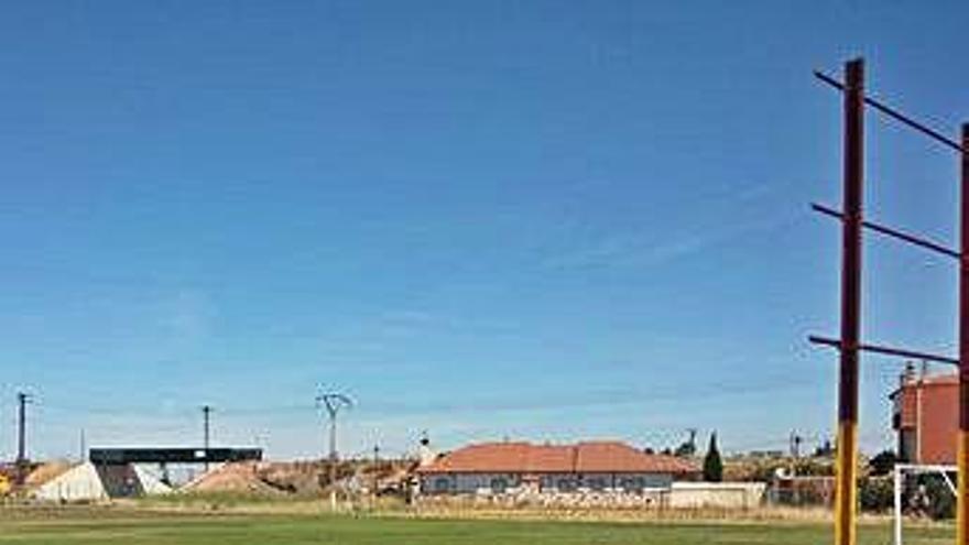 Campo de fútbol del barrio de Pinilla.