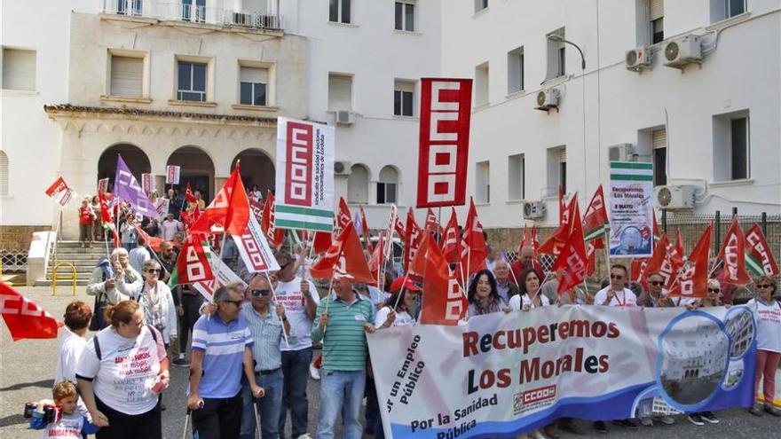 Una caravana de CCOO exige mayor uso para el hospital de Los Morales