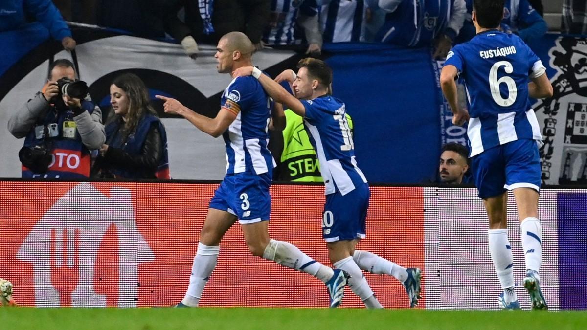 Resumen, goles y highlights del Porto 2 - 0 Amberes de la Jornada 4 de la Fase de Grupos de la Champions League