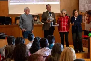 Premian escolares de Laxe por unha viaxe galáctica a través dun vídeo científico