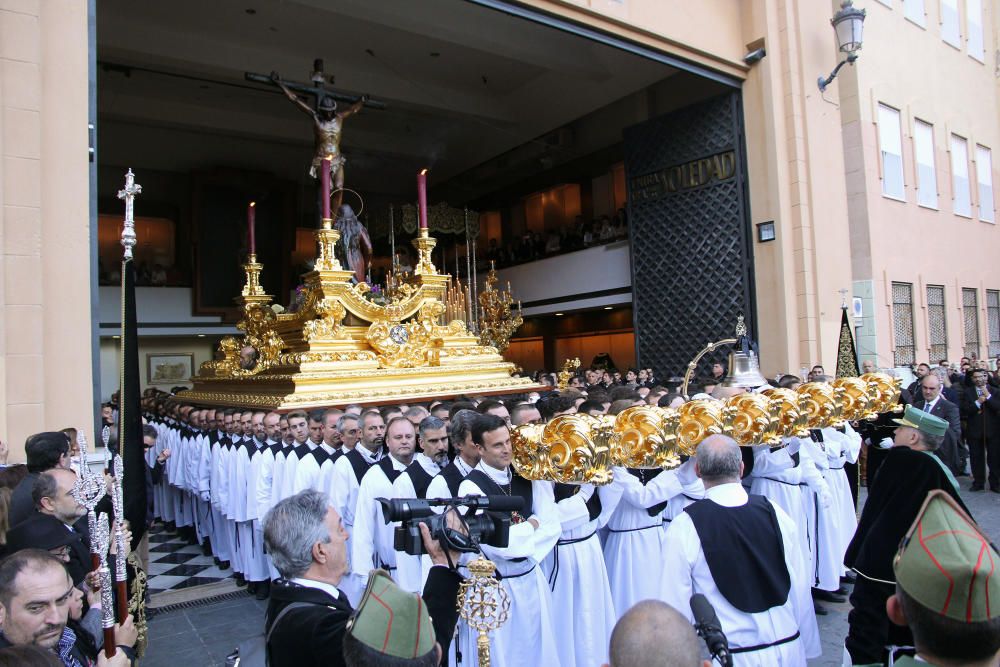 Las imágenes de la procesión de la Virgen de la Soledad, en el Jueves Santo de la Semana Santa de Málaga