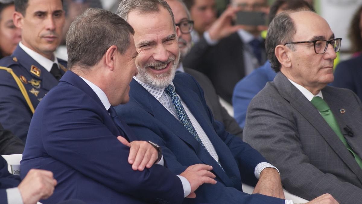 Emiliano García-Page, Felipe VI e Ignaci Sánchez Galán.