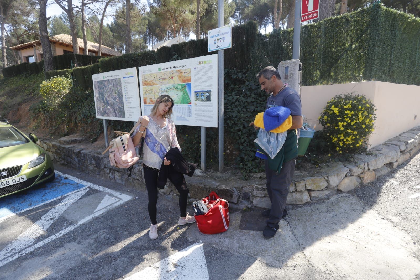 Vecinos desalojados en el camping Altomira de Navajas