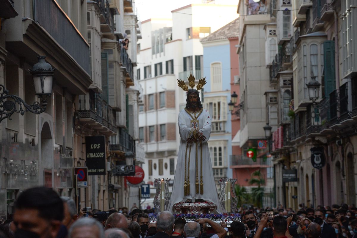Madrugada de traslados para la veneración 'El Verbo Encarnado' en la Catedral