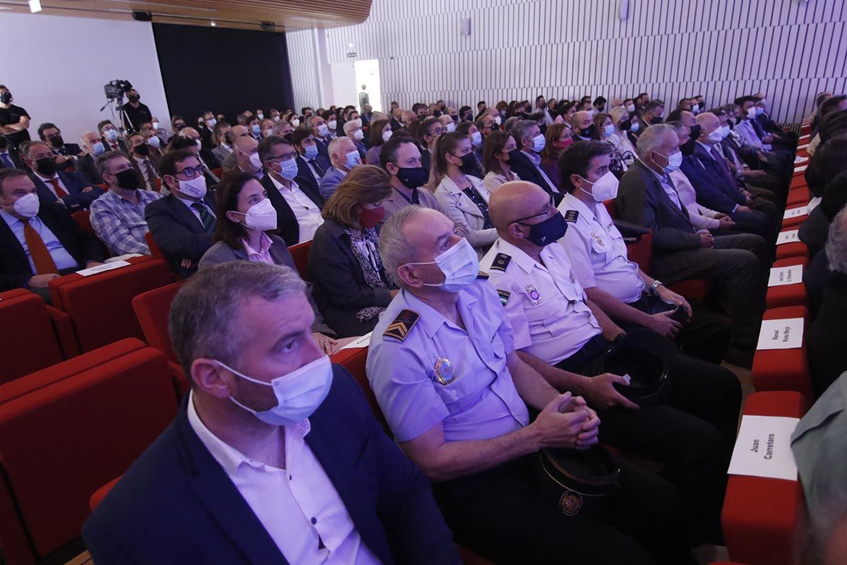 Público en el salón del Palacio de Congresos