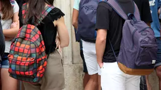 Aixecar-se a les set, menjar a les quatre i entrenar a les nou: urgeix canviar l’horari dels adolescents