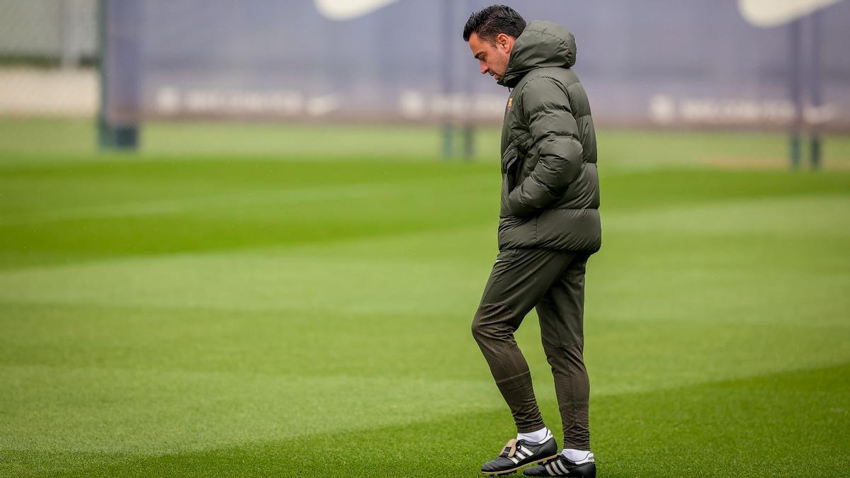 Xavi Hernández, entrenador del FC Barcelona, durante un entrenamiento