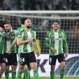 Sofyan Amrabat celebra su gol en el Betis-Panathinaikos de vuelta de octavos de Europa League en La Cartuja