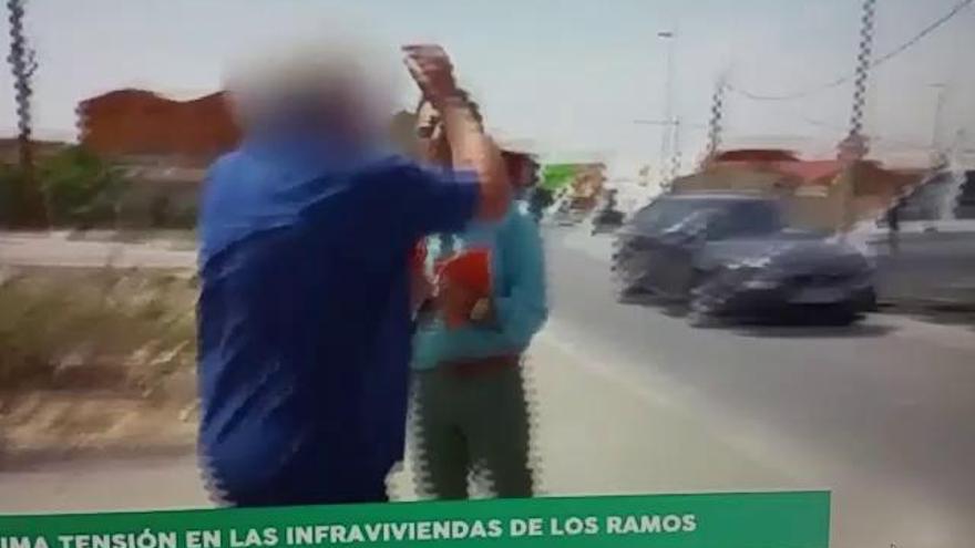 Agreden a un periodista de 7TV durante un reportaje en Los Ramos