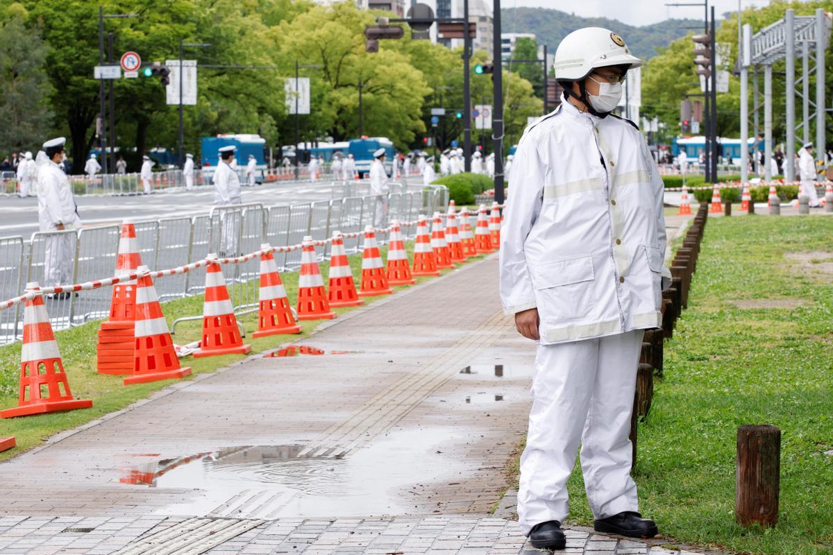 Los líderes del G7 visitan el Memorial Park para las víctimas de la bomba atómica en Hiroshima, entre protestas