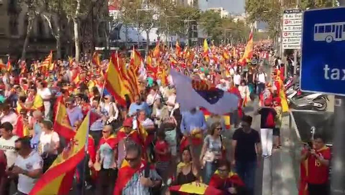 Inici de la manifestació convocada per Societat Civil Catalana.