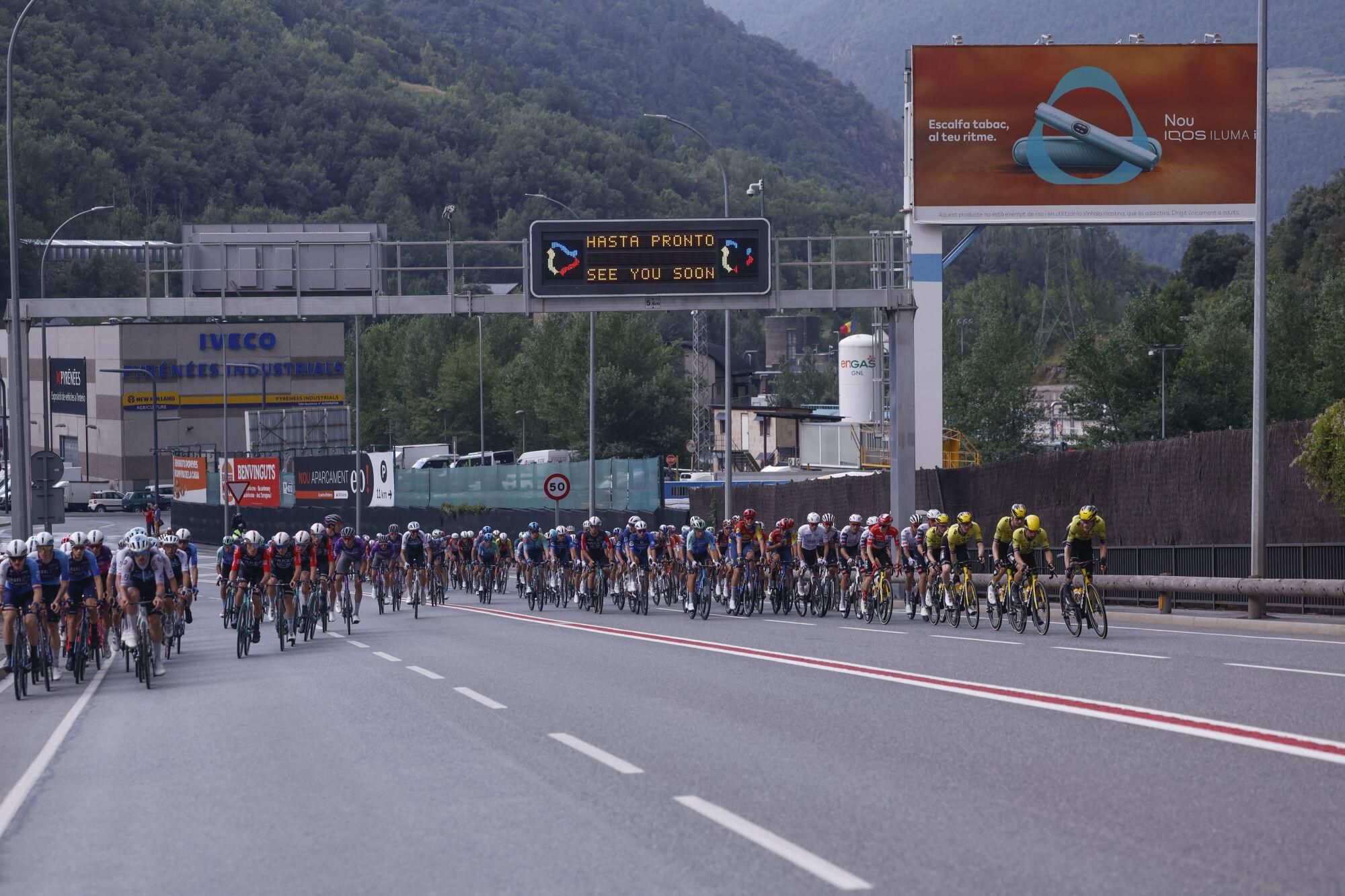 The pack of riders in action during the sixth stage of La Vuelta A Espana cycling tour over 170.3km from Olot to Pal (Andorra), Olot, Catalonia, Spain, 28 August 2025. EFE/ Javier Lizon