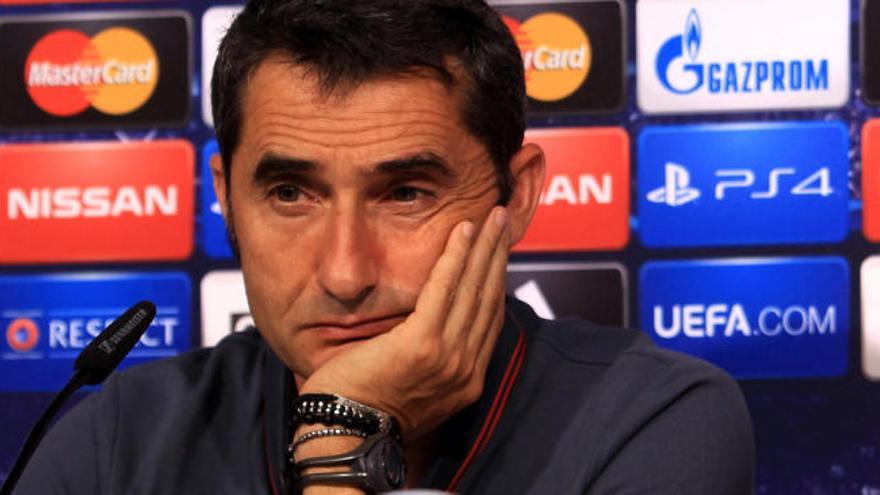 Valverde, cuestionado por sus resultados y las rotaciones
