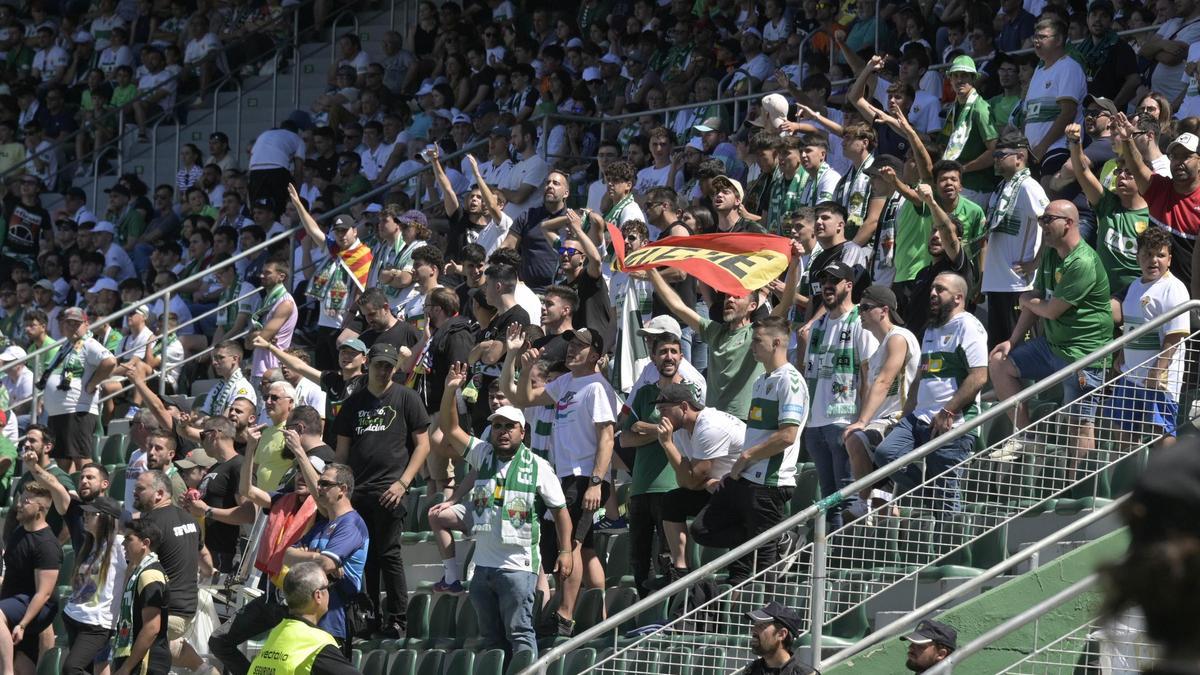 Las peñas acelerarán los actos de la "fanzone" ante el horario del ...