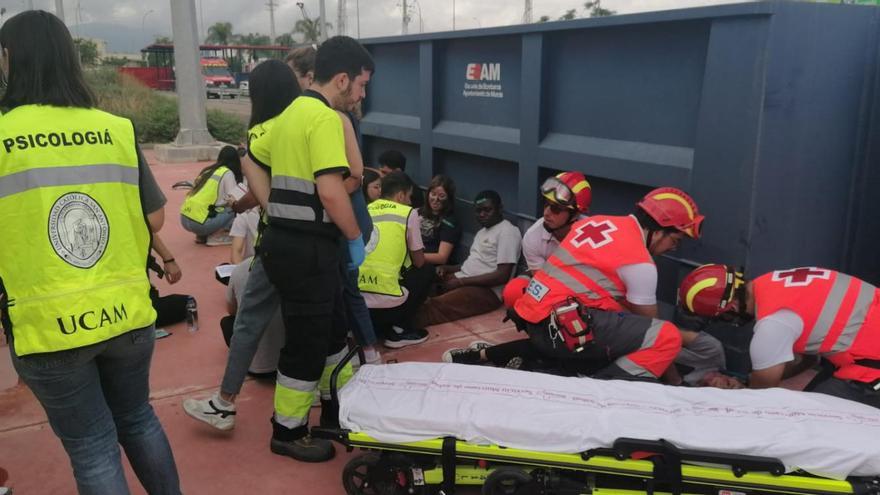 Simulacro de accidente múltiple organizado por el Máster de Emergencias de la UCAM