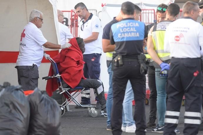 Mogán. Llegada patera Arguineguín.  | 18/12/2019 | Fotógrafo: José Carlos Guerra