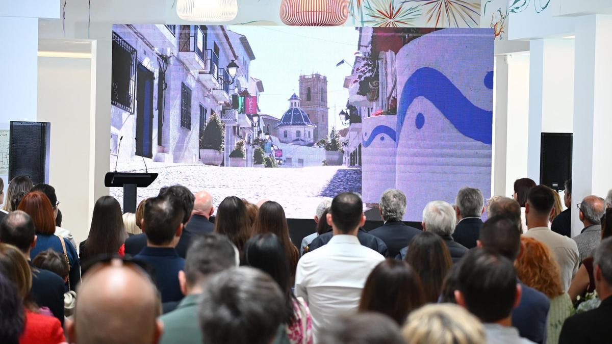 Durante el acto se proyectó un emotivo vídeo documental que repasó la trayectoria del hotel desde sus orígenes hasta la actualidad.