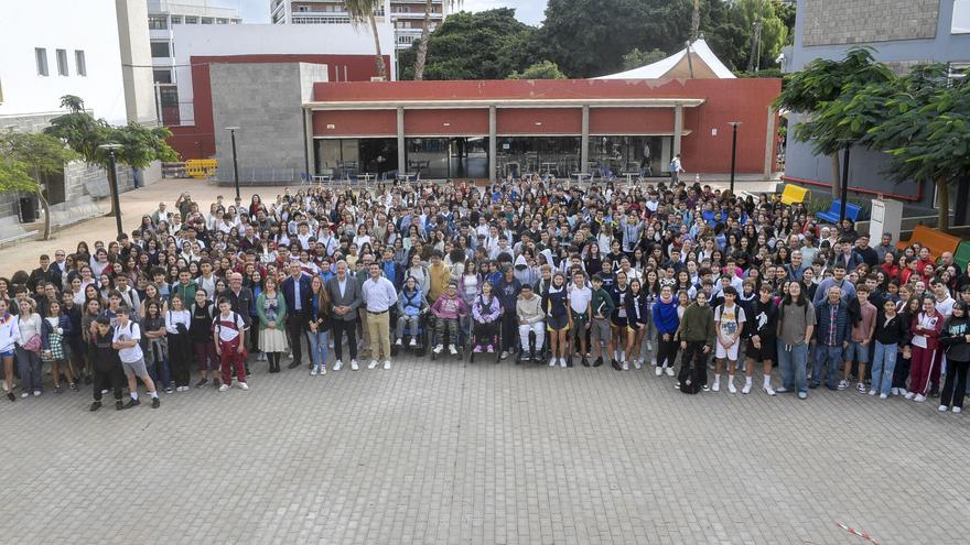 Cerca de 800 estudiantes de Secundaria reivindican en la ULPGC el papel de las letras
