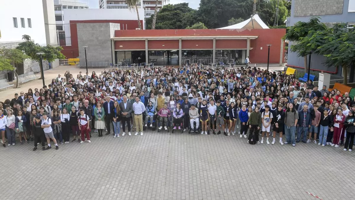Cerca de 800 estudiantes de Secundaria reivindican en la ULPGC el papel de las letras